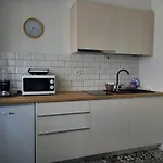 Apartman 400 Met Od Plaze, Park Free