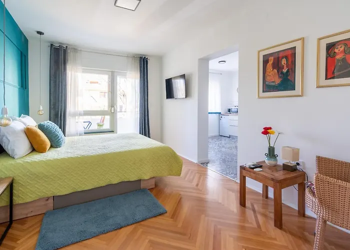 Apartman 400 Met Od Plaze, Park Free