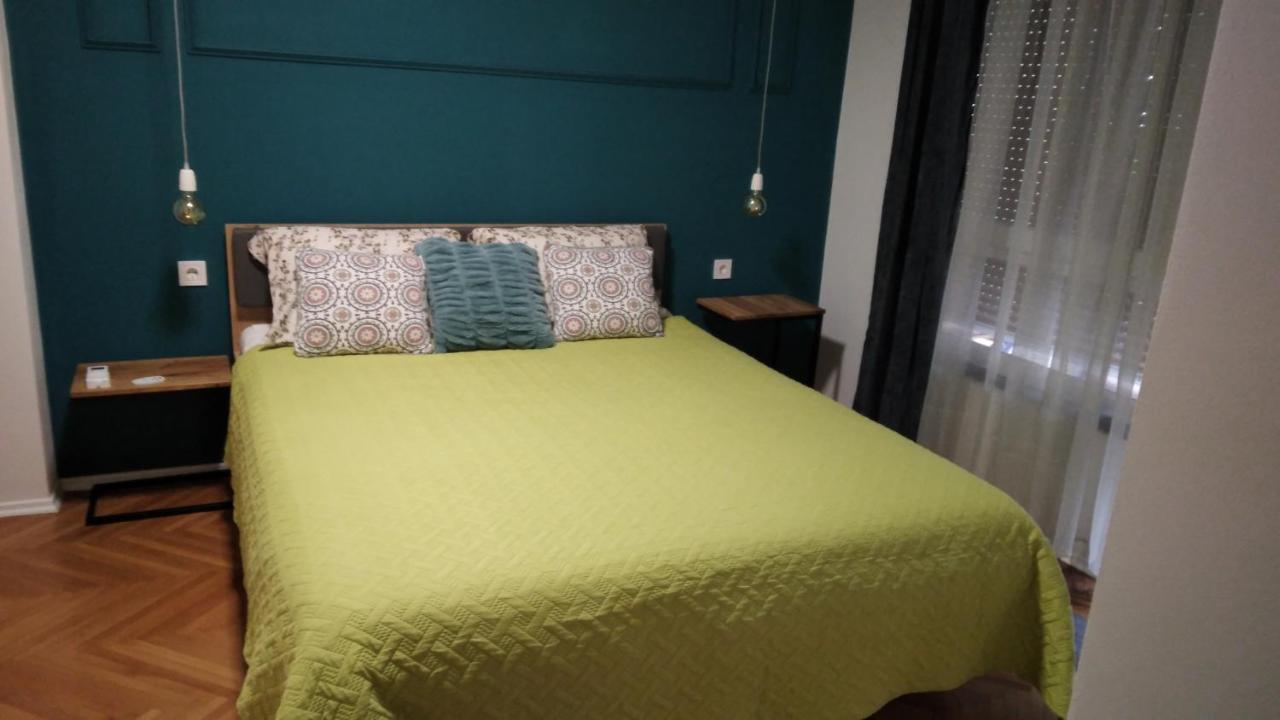 400 Met Od Plaze, Park Free Apartment